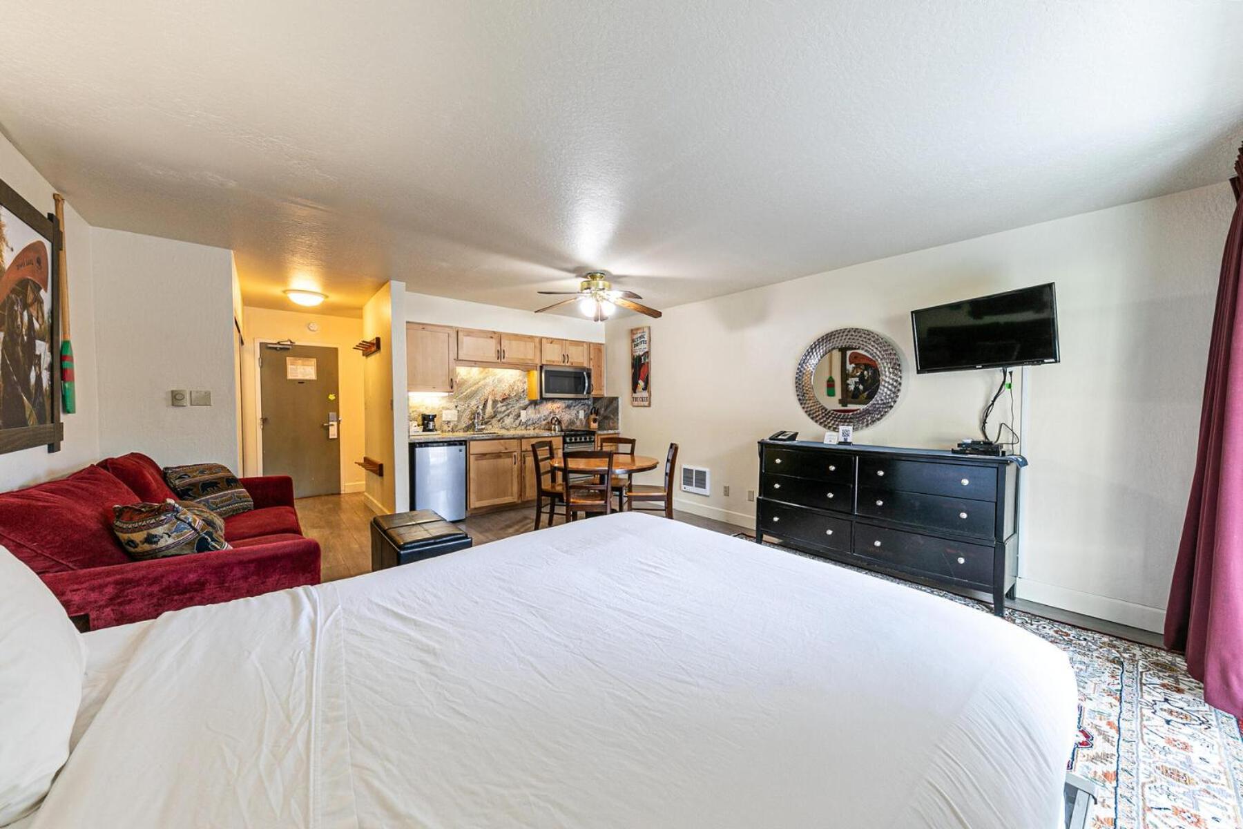 Charming Queen Studio Deluxe W/Balcony #233 At Donner Lake Village Truckee Exteriör bild