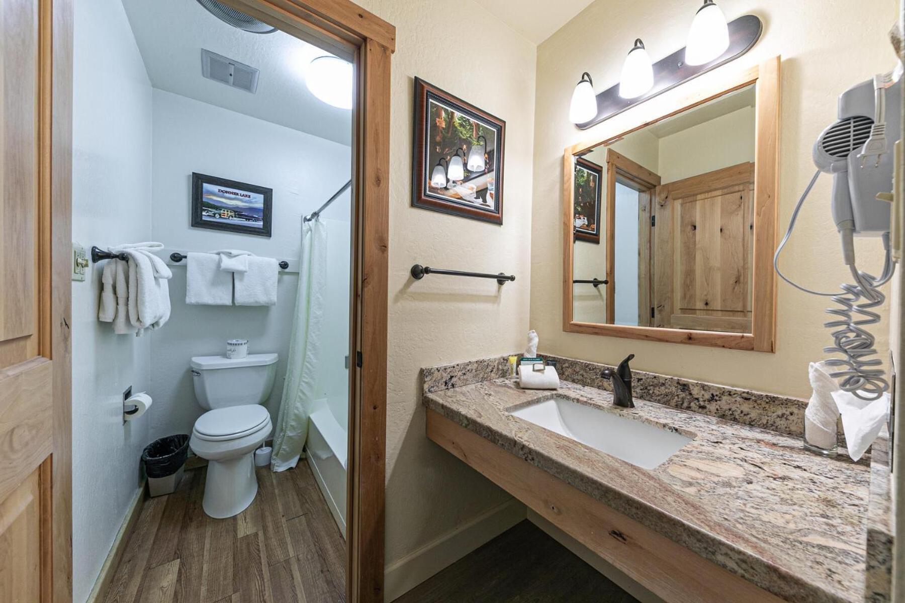 Charming Queen Studio Deluxe W/Balcony #233 At Donner Lake Village Truckee Exteriör bild
